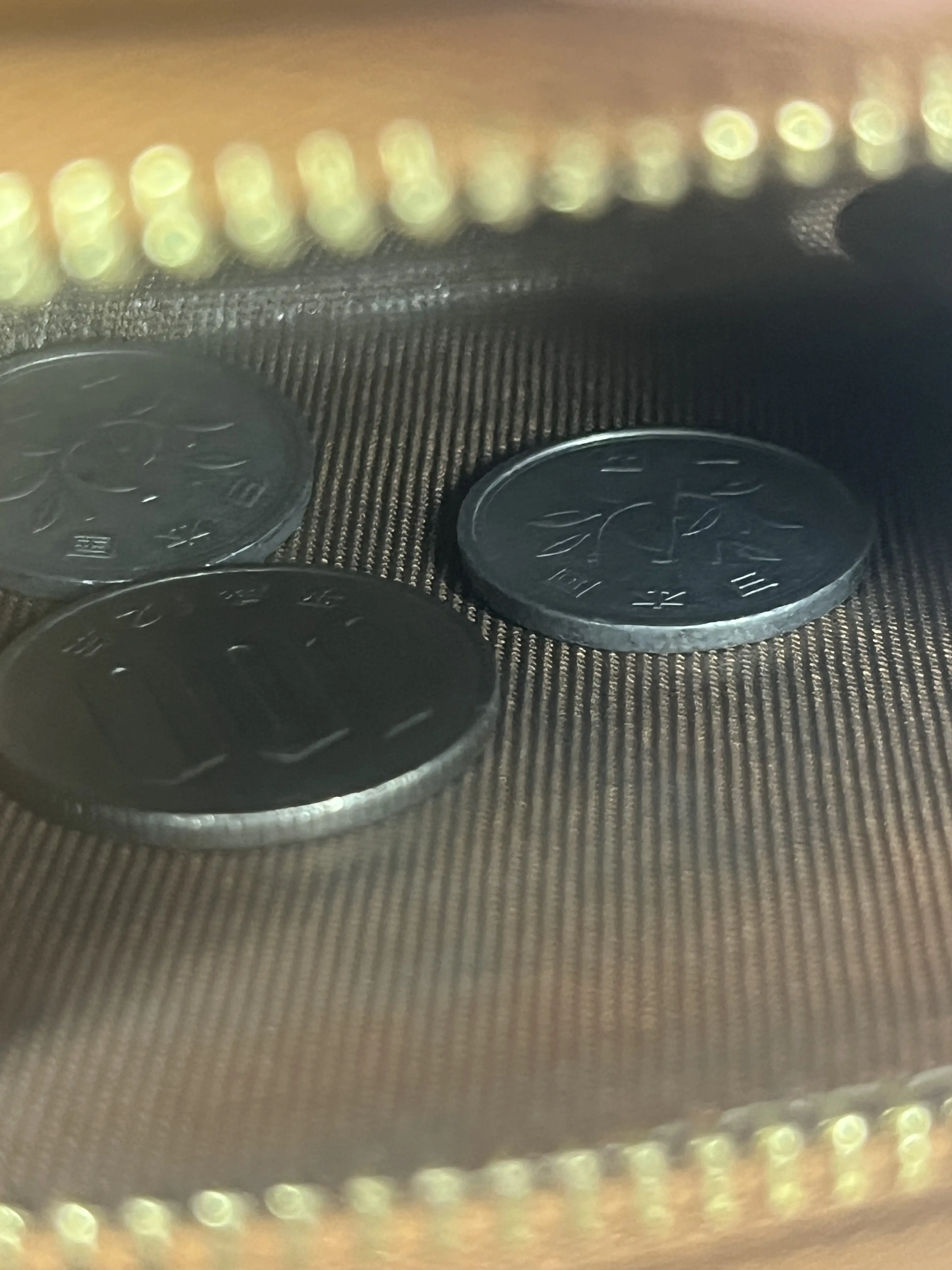 102円